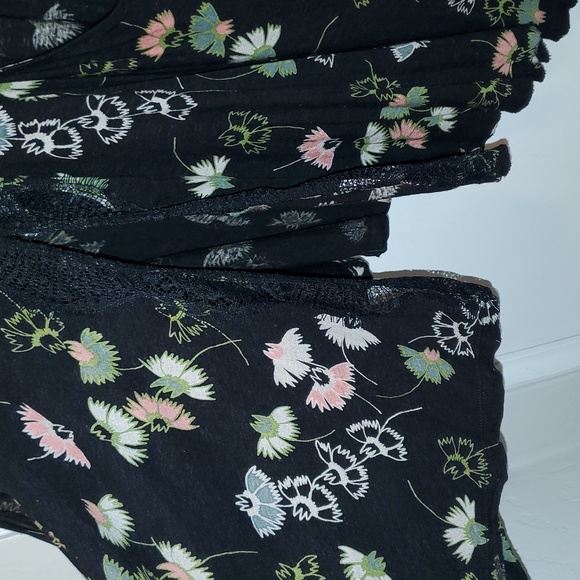 FREE PEOPLE LOVE POTION sleeveless floral top sz Small open back with lace - Picture 11 of 11